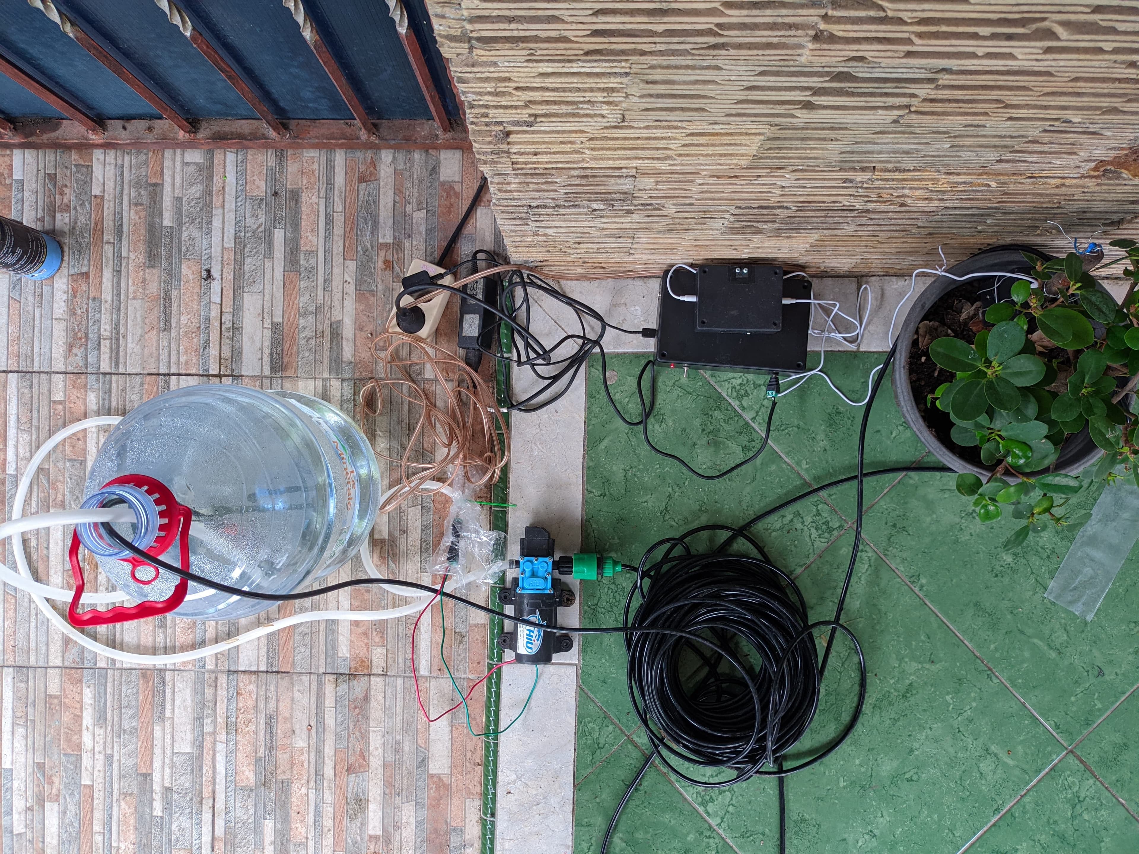 Sistem Penyiraman Tanaman Otomatis